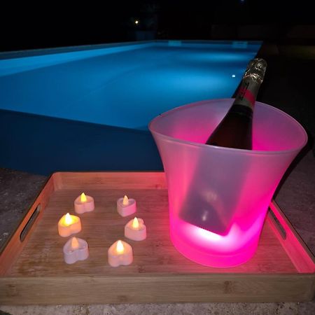 Love Room - Cocon Room - Toulon - Олиул Екстериор снимка