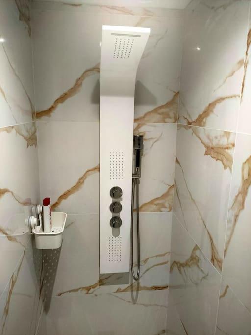 Love Room - Cocon Room - Toulon - Олиул Екстериор снимка