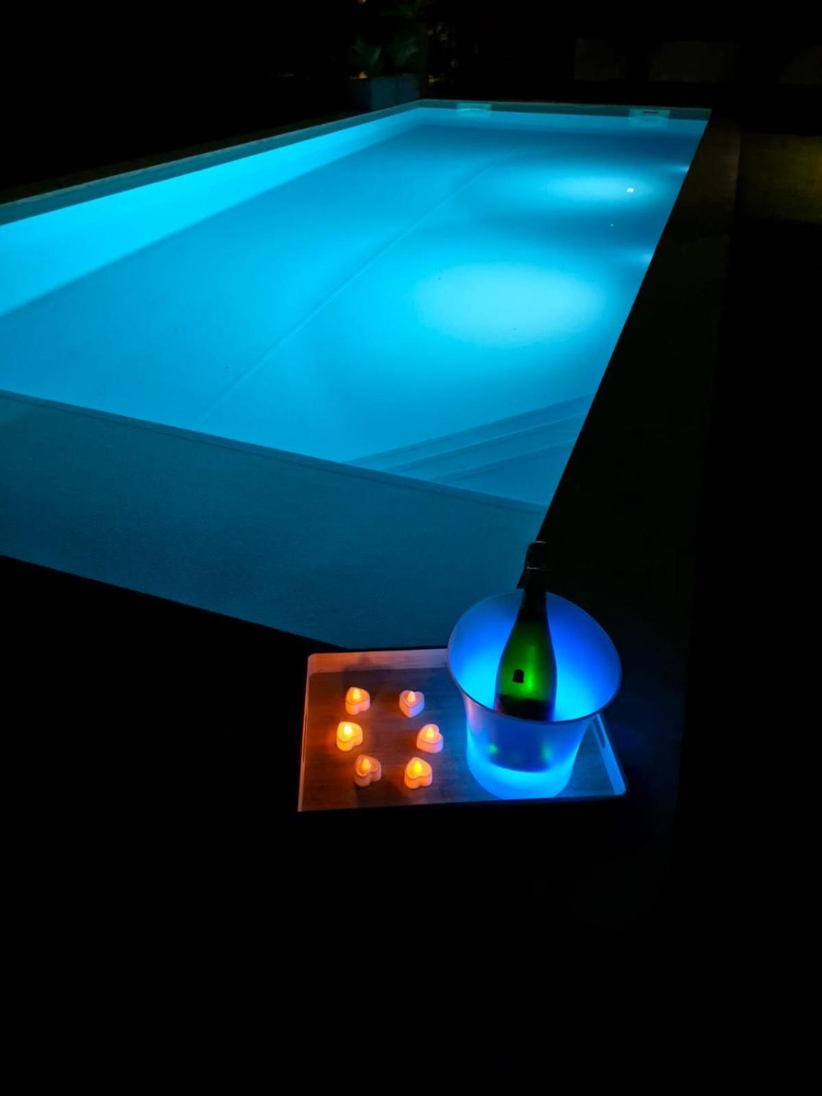 Love Room - Cocon Room - Toulon - Олиул Екстериор снимка