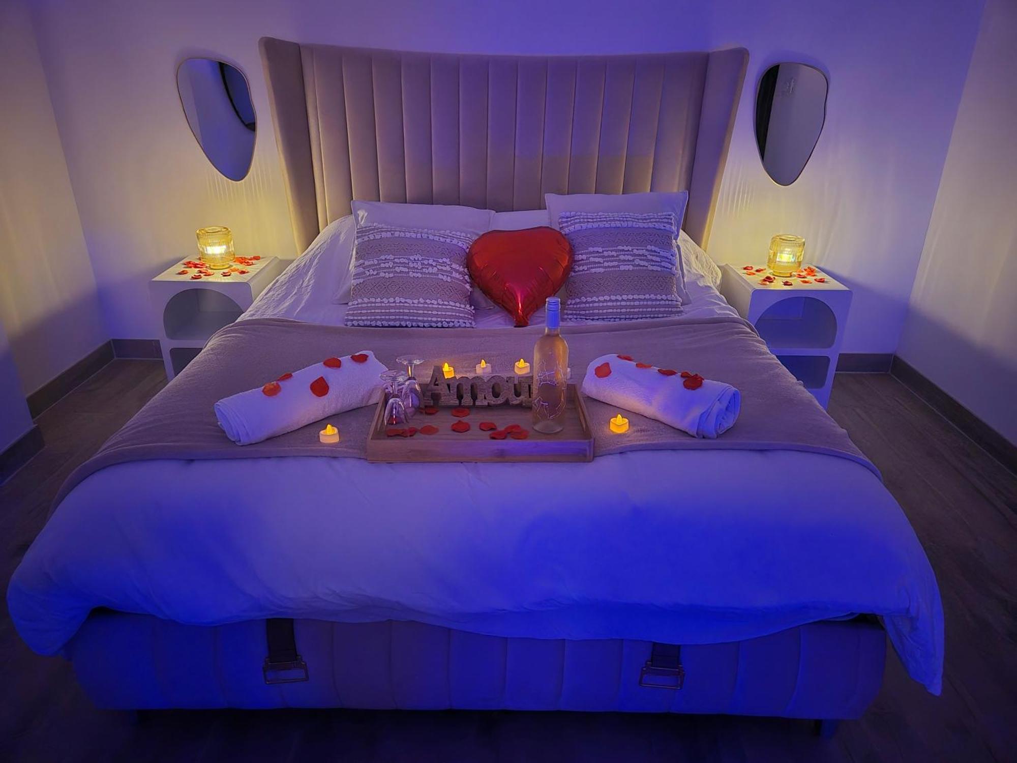 Love Room - Cocon Room - Toulon - Олиул Екстериор снимка