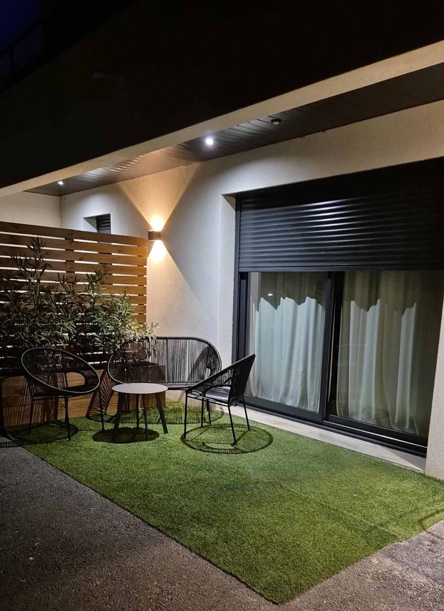 Love Room - Cocon Room - Toulon - Олиул Екстериор снимка
