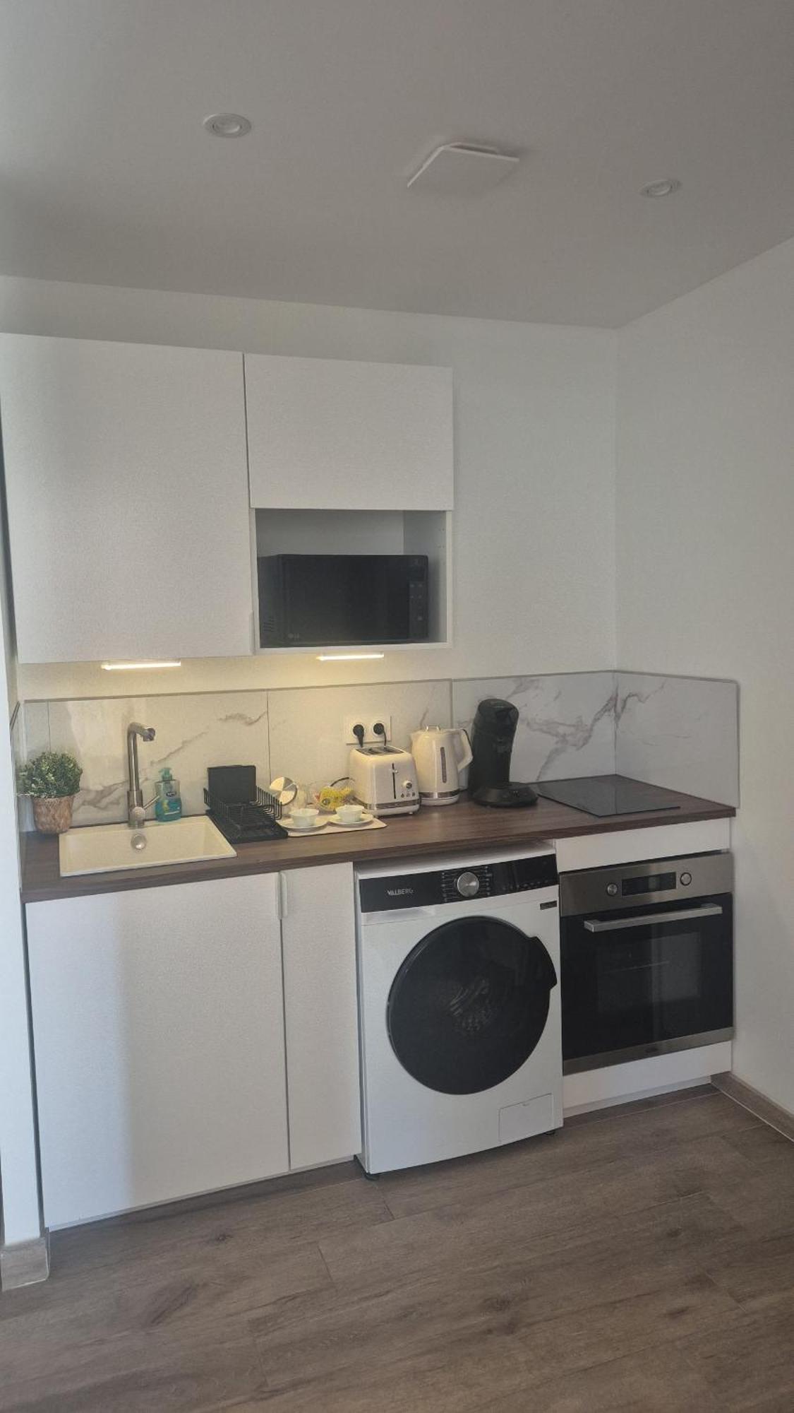 Love Room - Cocon Room - Toulon - Олиул Екстериор снимка